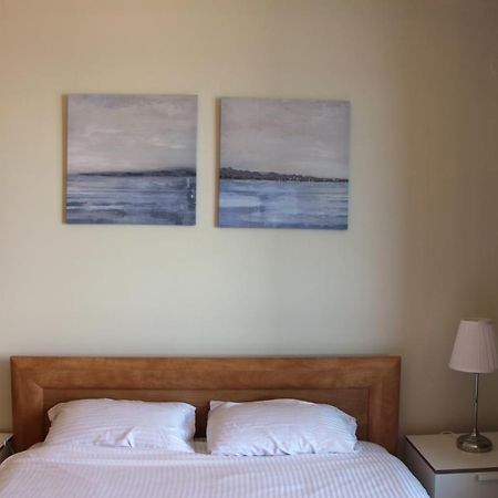 Sea View Beach Apartment Haifa Buitenkant foto