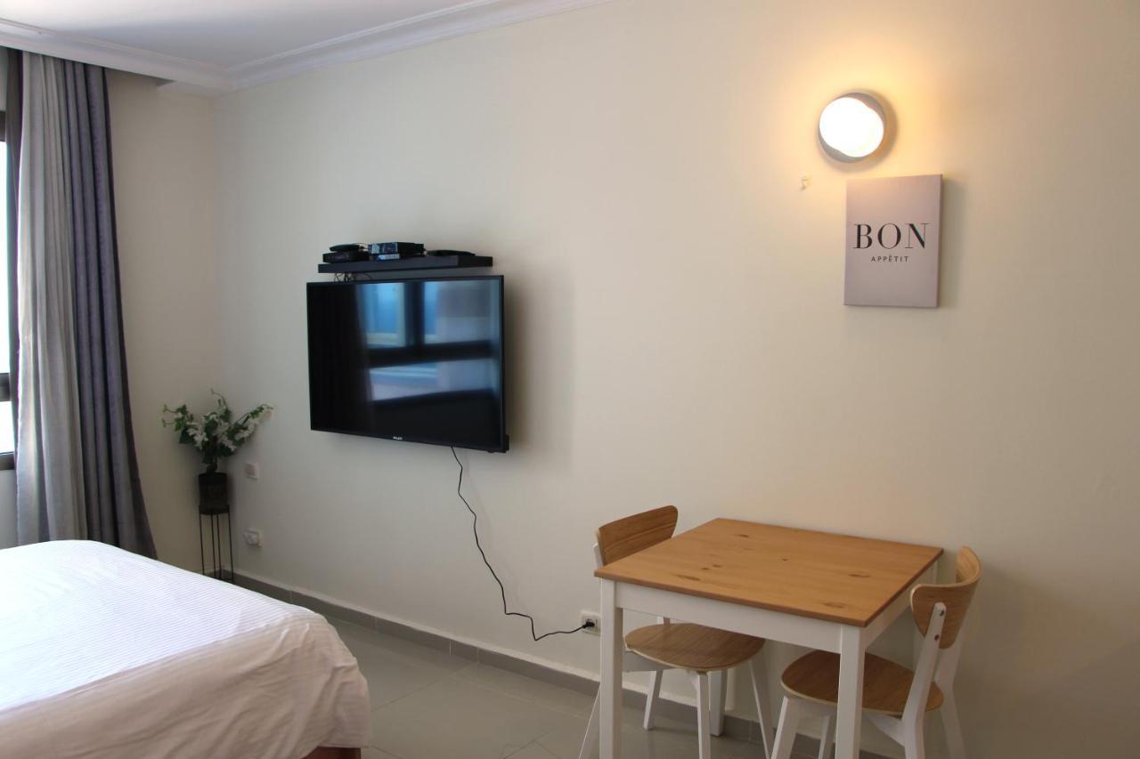 Sea View Beach Apartment Haifa Buitenkant foto