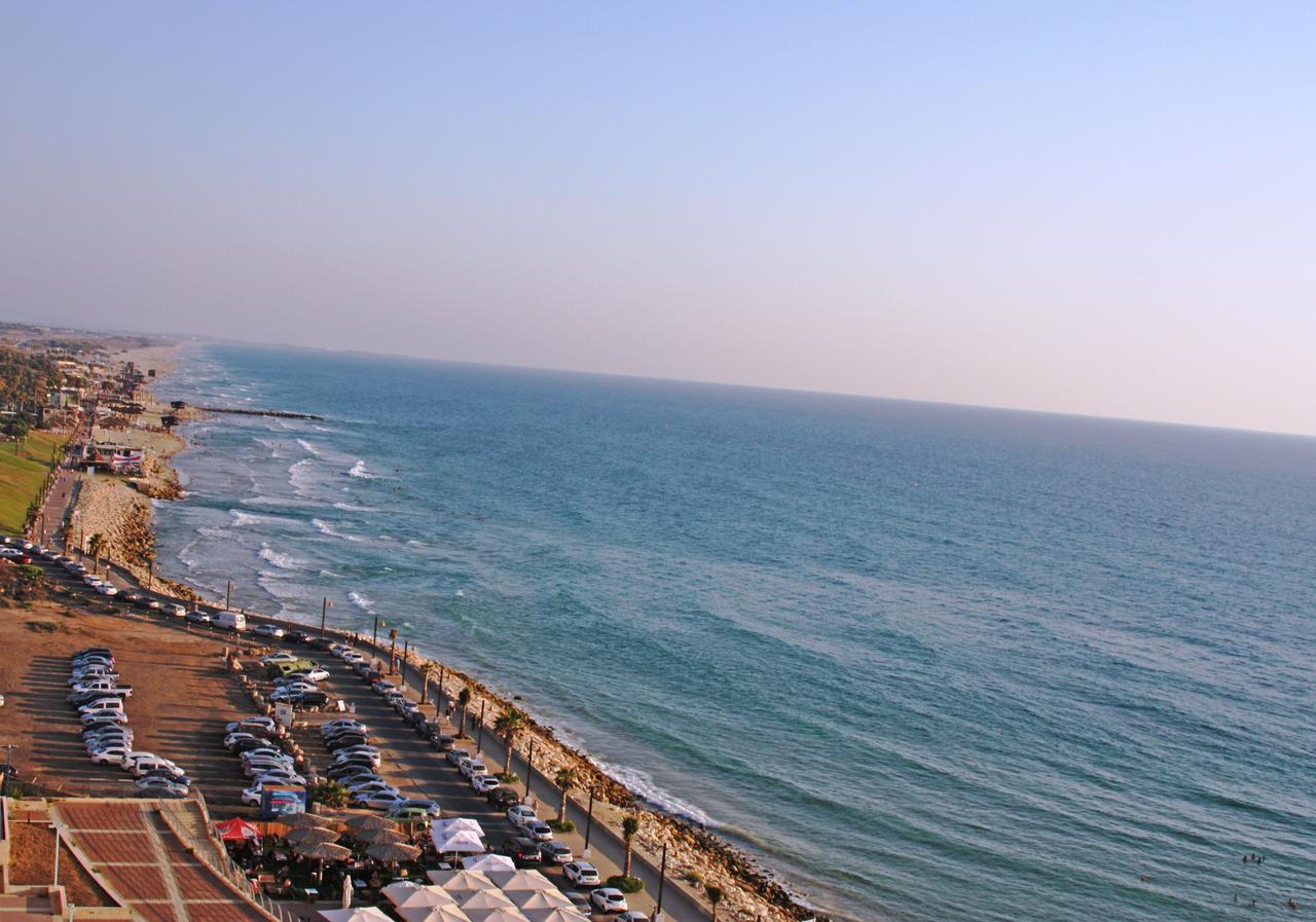 Sea View Beach Apartment Haifa Buitenkant foto