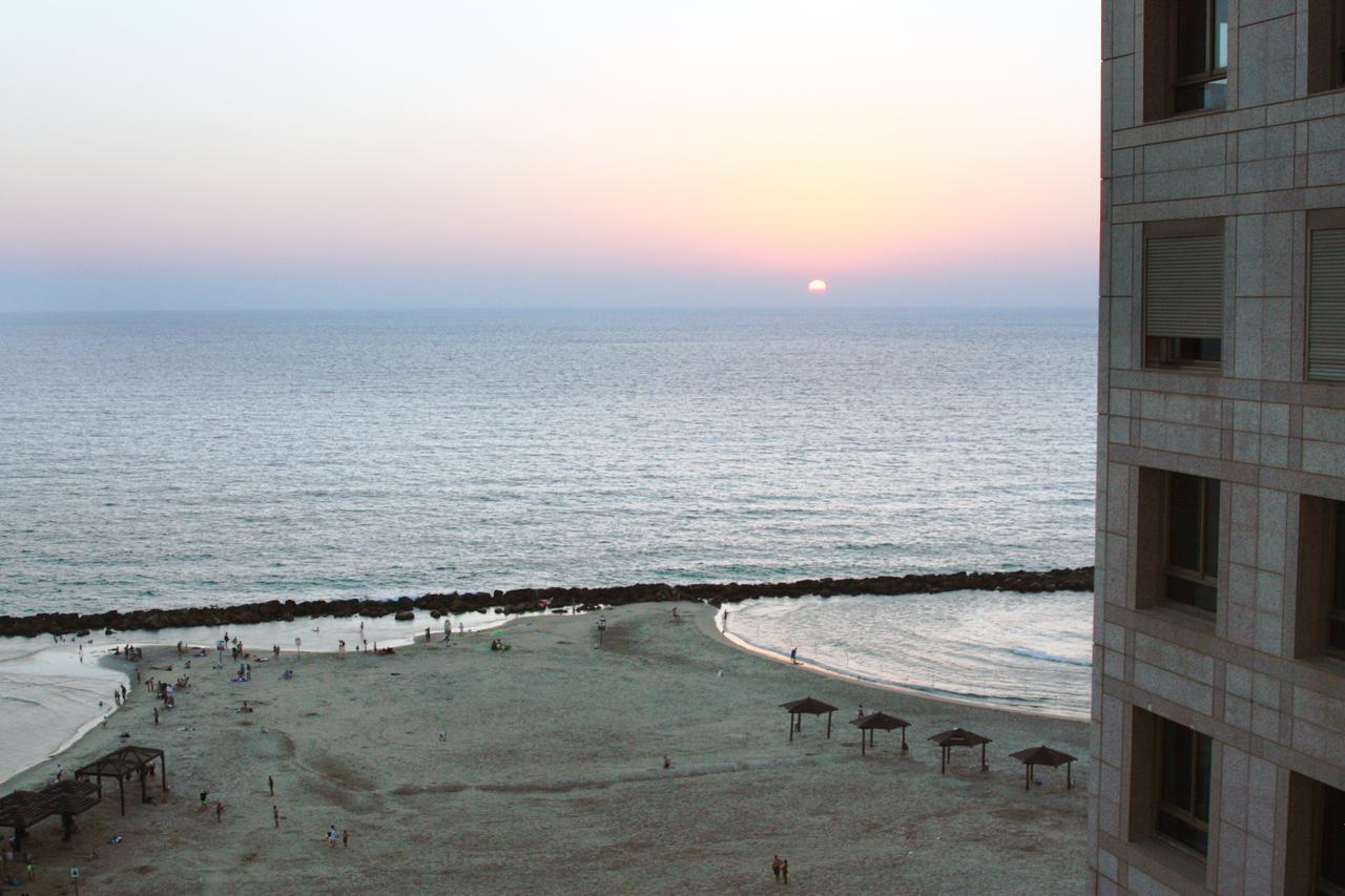 Sea View Beach Apartment Haifa Buitenkant foto